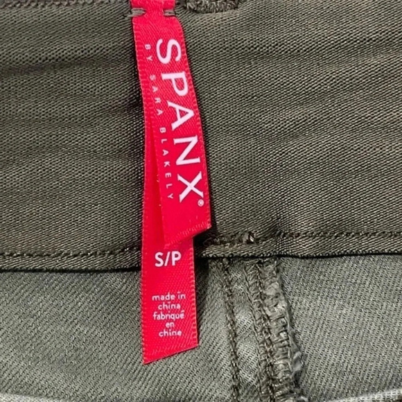 Spanx Stretch Twill Ankle Cargo Pant Women’s Size Small Soft‎ Sage Skinny - Picture 10 of 13
